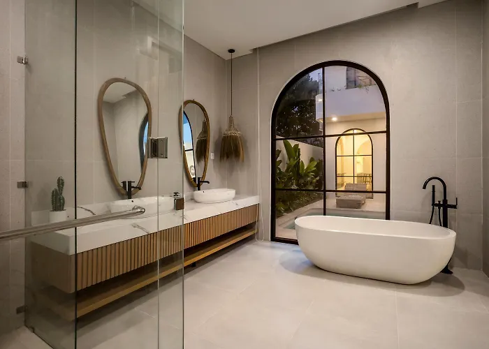 Balmoral Villa *